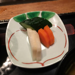 おとぎの宿米屋 - 2015 夏のおとぎ会席「ガリバー旅行記」〜巨人の国へ〜
      7話 食事「初めての出会い」（金太郎・桃太郎）
      お新香