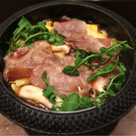 おとぎの宿米屋 - グレードアップ「トマトすき焼き」
      ２人前
      ＊焼き物をグレードアップしました。
      玉ねぎ・クレソン・エリンギ・ズッキーニなど珍しい具材です。