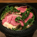 おとぎの宿米屋 - グレードアップ「トマトすき焼き」
      ２人前
      ＊焼き物をグレードアップしました。
      玉ねぎ・クレソン・エリンギ・ズッキーニなど珍しい具材です。