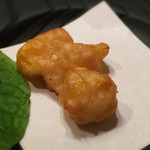 おとぎの宿米屋 - 2015 夏のおとぎ会席「ガリバー旅行記」〜巨人の国へ〜
      ２話 吸物「水のオーラ」（人魚姫）
      とうもろこしみそ天ぷら