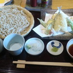 志趣饗粋 蕎麦 鷲ひら - 天然キスの天ぷらせいろ