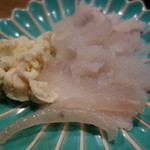 とく山 - はもしゃぶ　手前は浮き袋