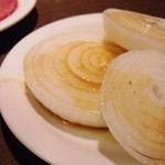 元氣七輪焼肉 牛繁 - 玉ねぎ　