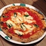 Pizzeria & bar Mano-e-Mano - マルゲリータ
