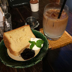 CAFE KICHI - シフォンケーキとアイスカフェオレ