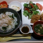 和ごはんとカフェ chawan - 長崎産焼き鯛めしと牡蠣フライ・ひれかつ（1380円＋税）
