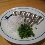 Yuushokutonsai Ichiniisan - きびなごの刺身。酢みそで食べます。