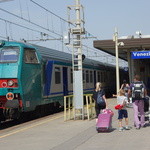 Da Tura Restaurant - 駅　