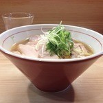 麺処 鶏谷 - 鶏そば(750円)サイドビュー