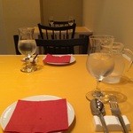 50種の希少ワインと薪窯ピザ ボンリッサ - 店内