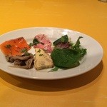 50種の希少ワインと薪窯ピザ ボンリッサ - 前菜