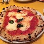 50種の希少ワインと薪窯ピザ ボンリッサ - ピッツア