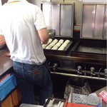 ミスター・ギョーザ - 焼いていただいてます〜(*^、^*)ノ