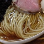 煮干ソバ 黒（750円）＋出汁打ち込み式味玉（100円）