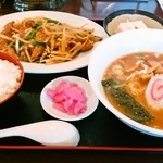 中華料理　千福 - レバニラ定食(820円)