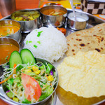 南インド料理 マハラニ - マトンカレーの南インド定食（ターリー／ミールス）