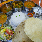南インド料理 マハラニ - 海老カレーの南インド定食（ターリー／ミールス）