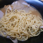 かん平 - 醤油ラーメン　麺の拡大