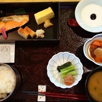 和食 からまつ - 朝の膳、ご飯、鮭
