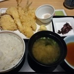 満天丼 - 三種の海幸天ぷら定食  ￥713