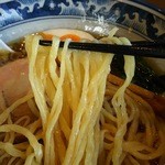 ヱビスヤ - 中華そば￥730の多加水平打ち縮れ麺（H27.6.11撮影）