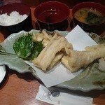 17時からでも定食あり♡魚の揚げ物定食（穴子）