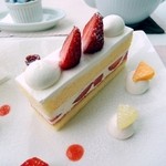 アルチザン・パティシエ・イタバシ - イチゴショート。