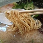 博多濃麻呂 - 麺リフト