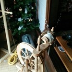 あとりえ ぶぅ - ツリーと糸車