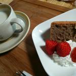 ケーキセット あずきシフォンケーキ 700円