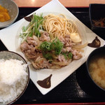 大衆IZAKAYAエイト - お肉定食（850円）