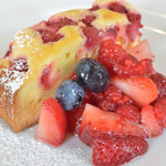 ダダダ - 2015/06/14：木苺のケーキ、森の果実のマリネ
