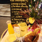 Le Select - 朝食セットのディスプレイ