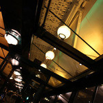 Le Select - 通り沿いの席は天井もガラス張り