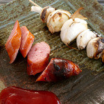 たぬきや - ニンニク焼きと焼きフランク