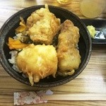 黄金の穂 - 鶏玉天丼は鶏天2個と半熟卵天1個のボリューム