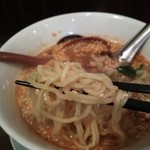 中国菜館 萬福 - 坦々麺の麺