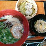 まるうま - ラーメンセット