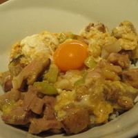 古今 本店 - シャモ玉子とモモ肉の親子丼