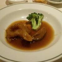 中国飯店 富麗華 - 鮑と浮き袋のブラウンソース
