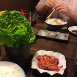 ほるもん亭 - キムチも美味しー