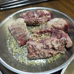 炭火ホルモン壱 - ハラミ（塩）