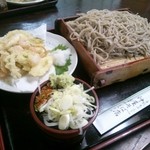 手打そば 仲屋 - 定番　もりそば　かきあげ付　660円　ボリュームも多めで◎