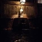 ぬるめの大浴場にゆっくりと浸かります。