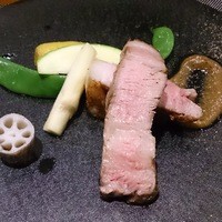 オッジ ダルマット 西麻布店 - 米沢豚のソテー。ほどよい焼き加減でジューシー