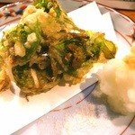 酒亭ばんから - こごみの天ぷら。