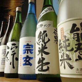 様々なタイプの日本酒など取り揃えております。