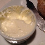 ビストロ 間 - フワフワのバターは絶品