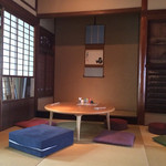 蕎麦 いち - 床の間や調度品が歴史を物語ります。