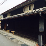 一見して蕎麦屋さんとは思えませんねぇ